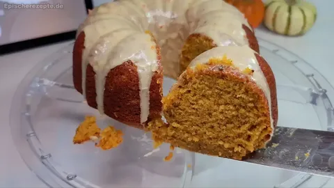 Kürbisbrot mit Frischkäse-Zuckerguss
