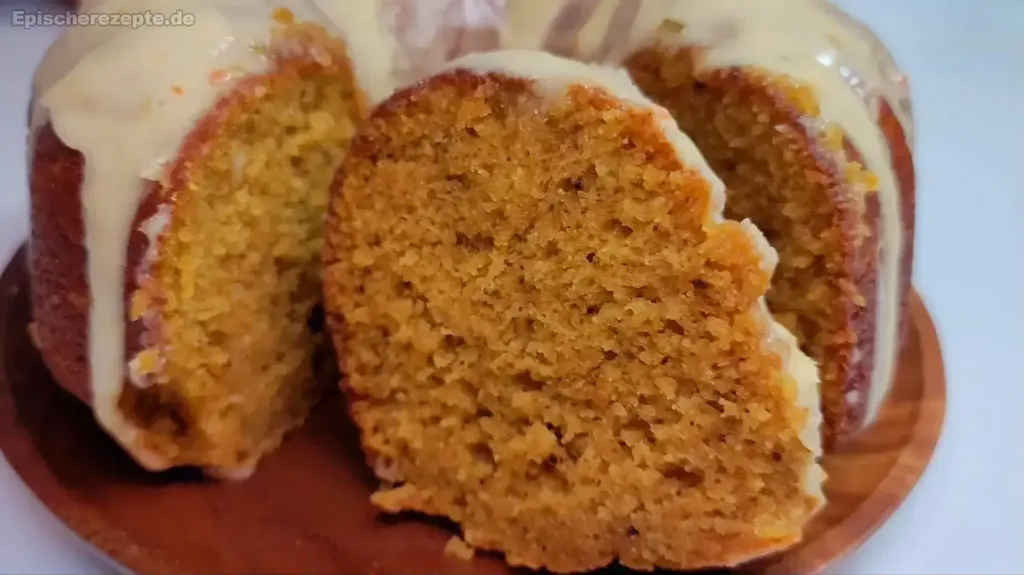 Kürbisbrot mit Frischkäse-Zuckerguss
