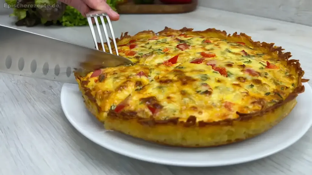 Herzhaftes Zwiebel-Kartoffel-Gericht mit Käse
