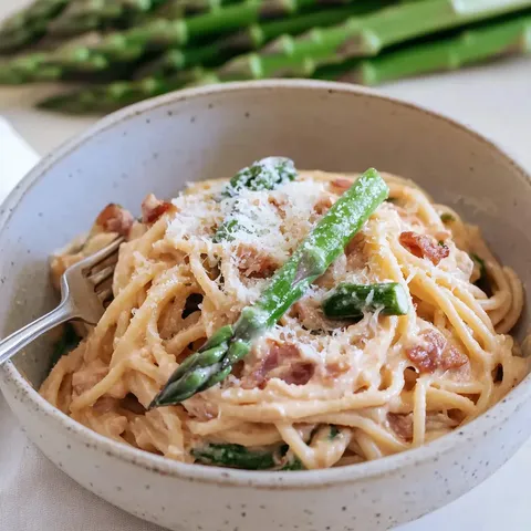Pasta mit grünem Spargel