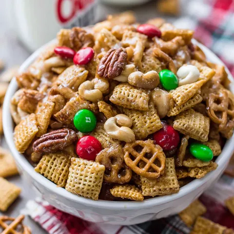 A bowl of sweet and salty chex mix.